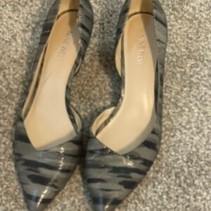 Nine West Pointed Toe Women’s Kitten Heels in Black and Gray Size 8M